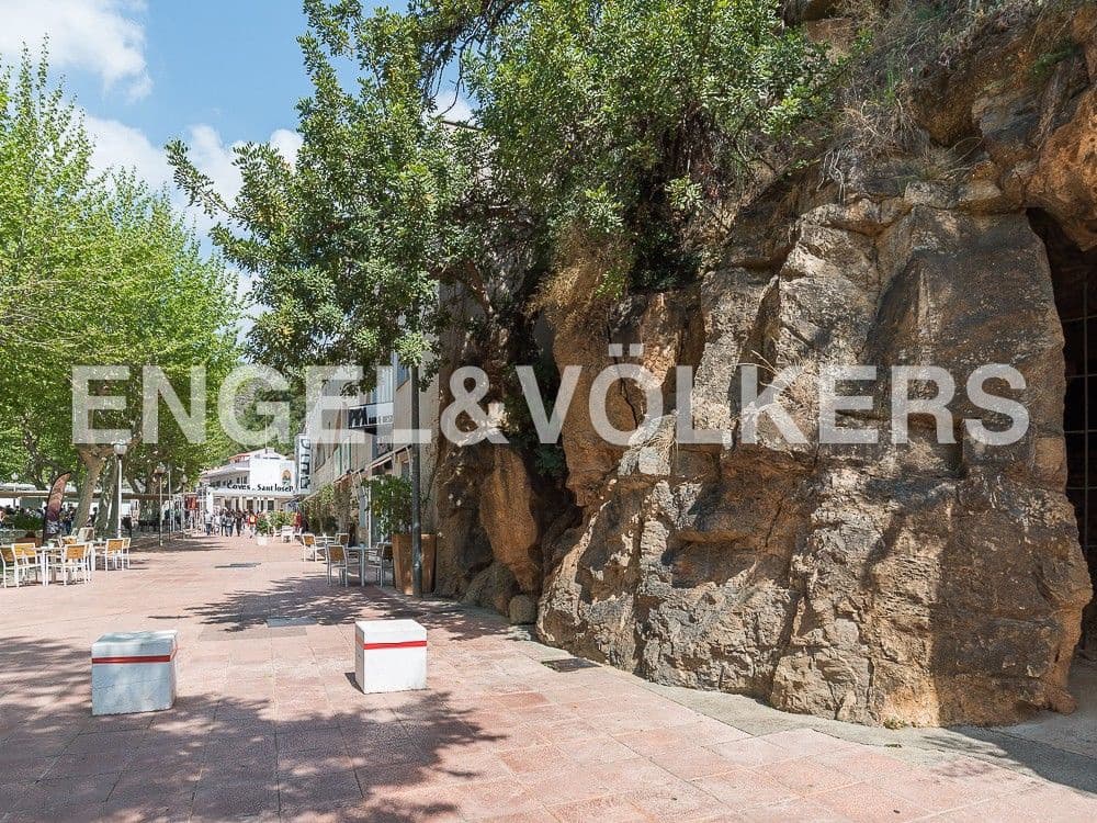 5 bedroom Villa for sale in La Vall d'Uixo with garage - € 950,000 (Ref: 8235044)