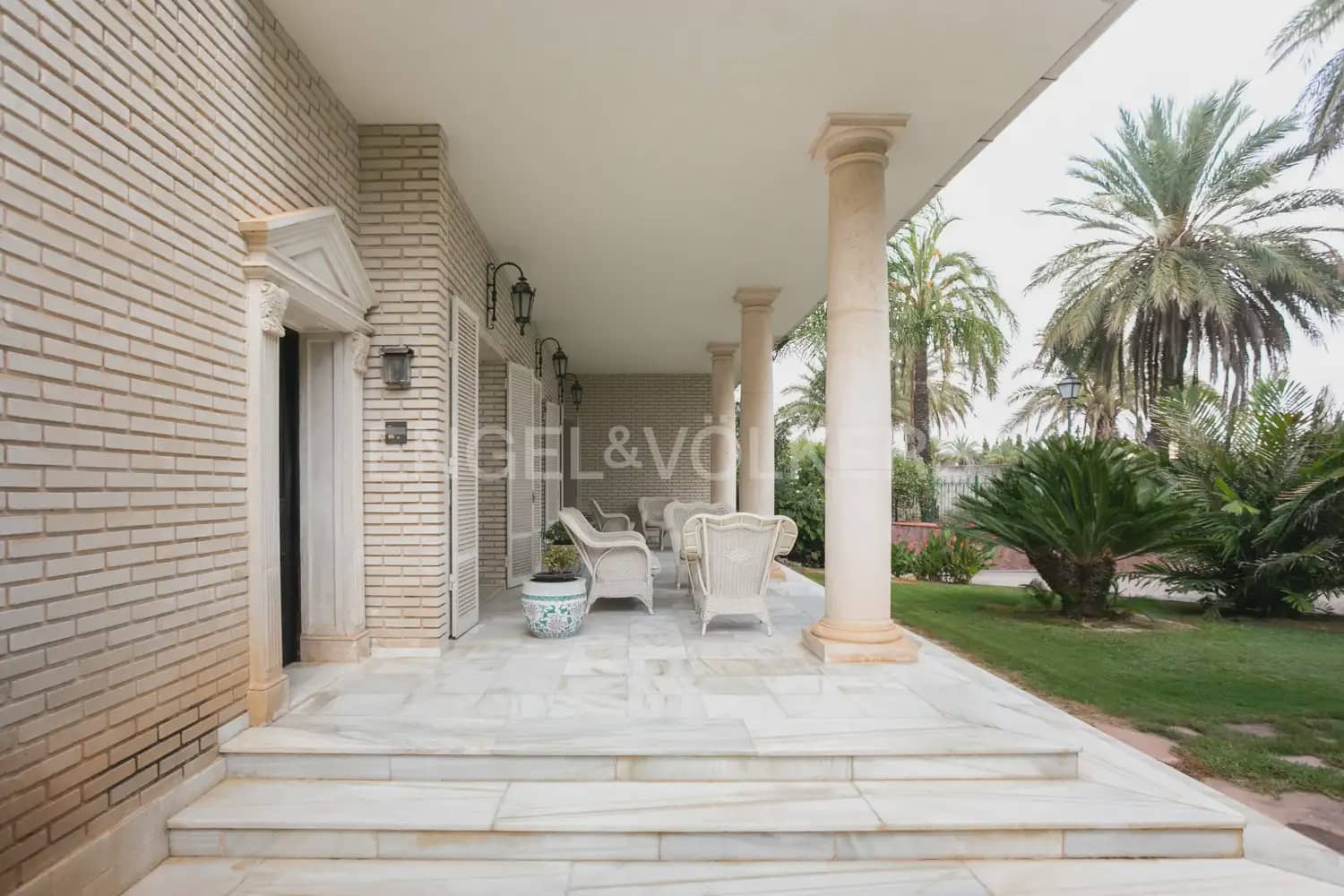 12 bedroom Villa for sale in La Pobla de Vallbona with pool garage - € 1,735,000 (Ref: 8235052)