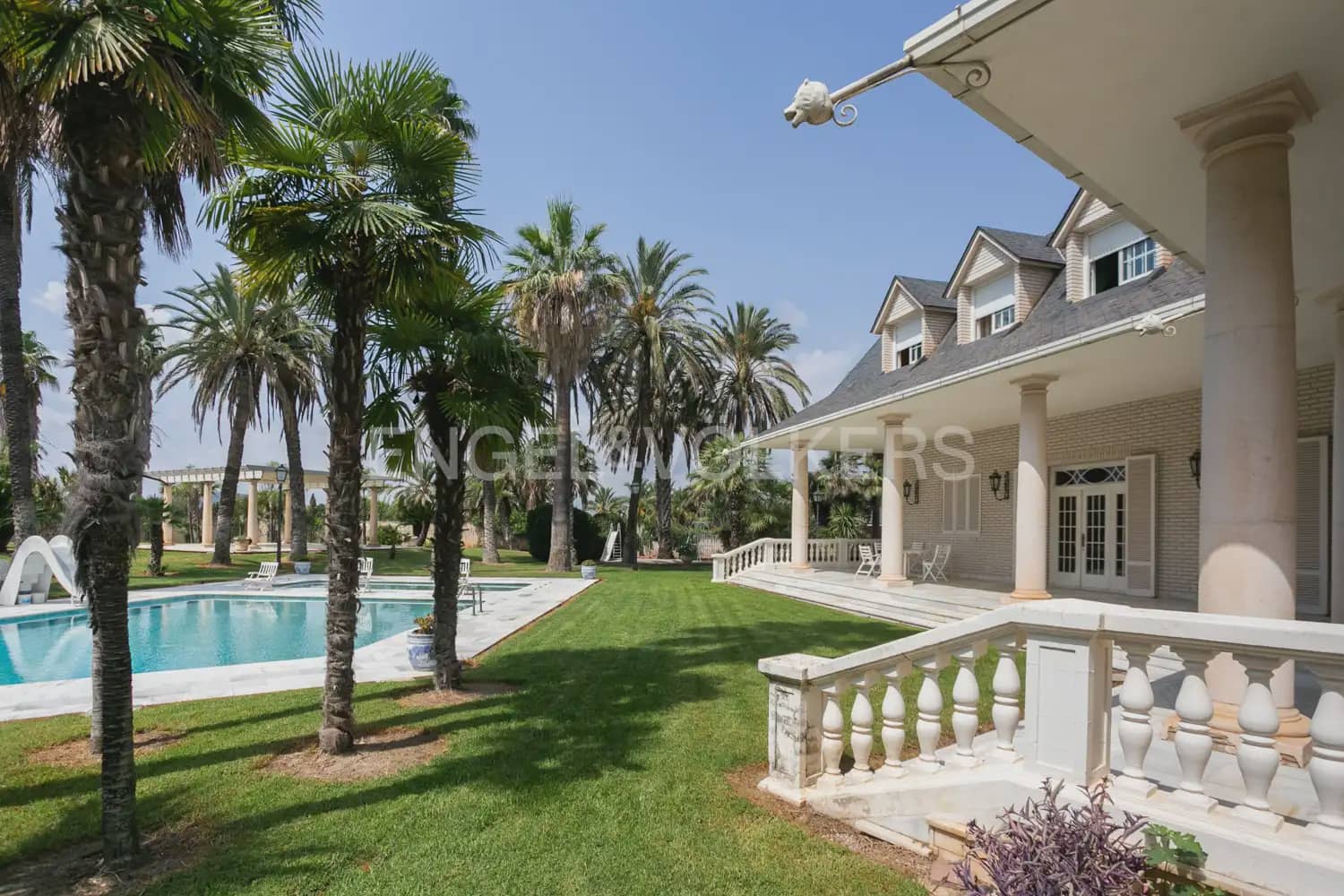 12 bedroom Villa for sale in La Pobla de Vallbona with pool garage - € 1,735,000 (Ref: 8235052)