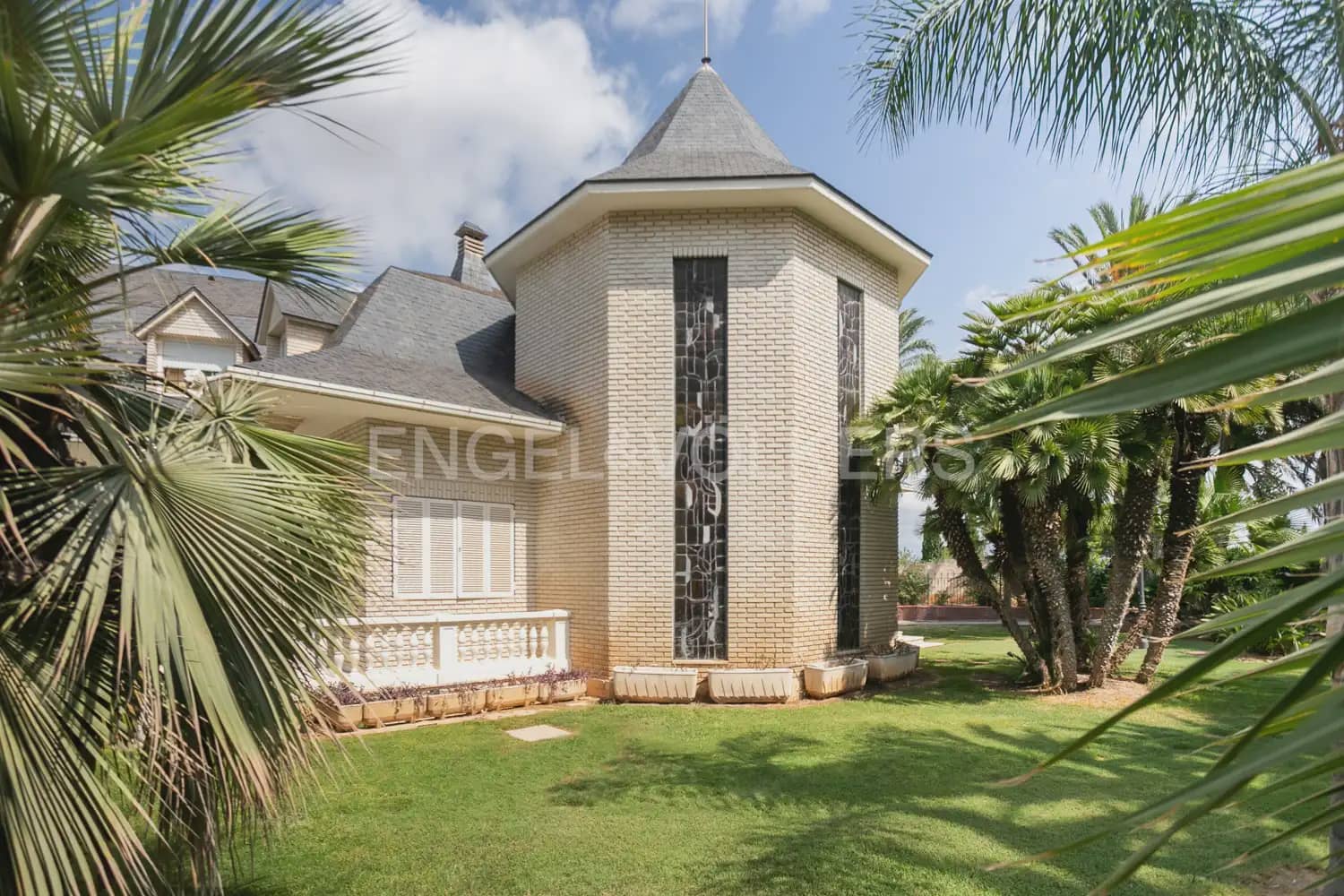 12 bedroom Villa for sale in La Pobla de Vallbona with pool garage - € 1,735,000 (Ref: 8235052)