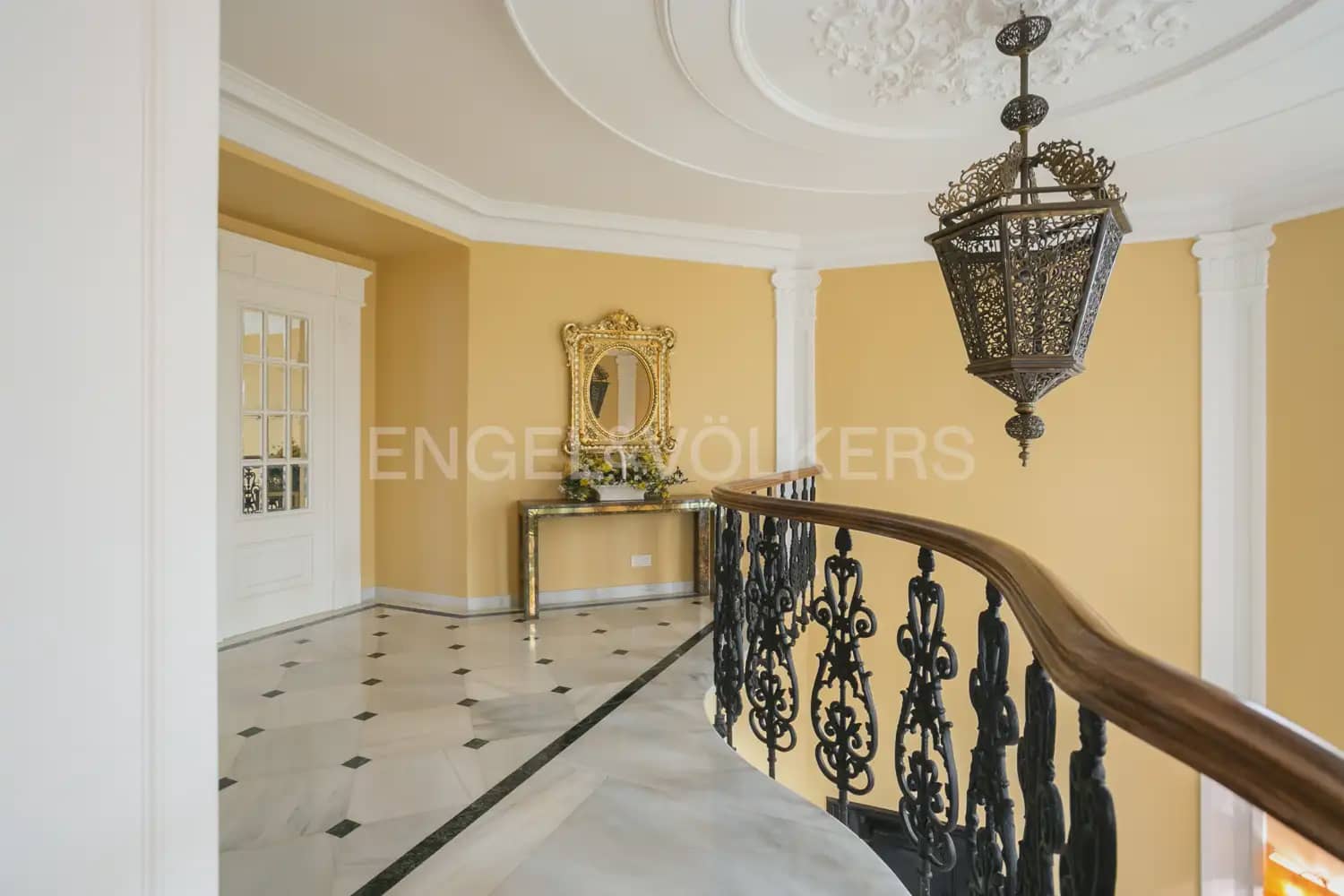 12 bedroom Villa for sale in La Pobla de Vallbona with pool garage - € 1,735,000 (Ref: 8235052)
