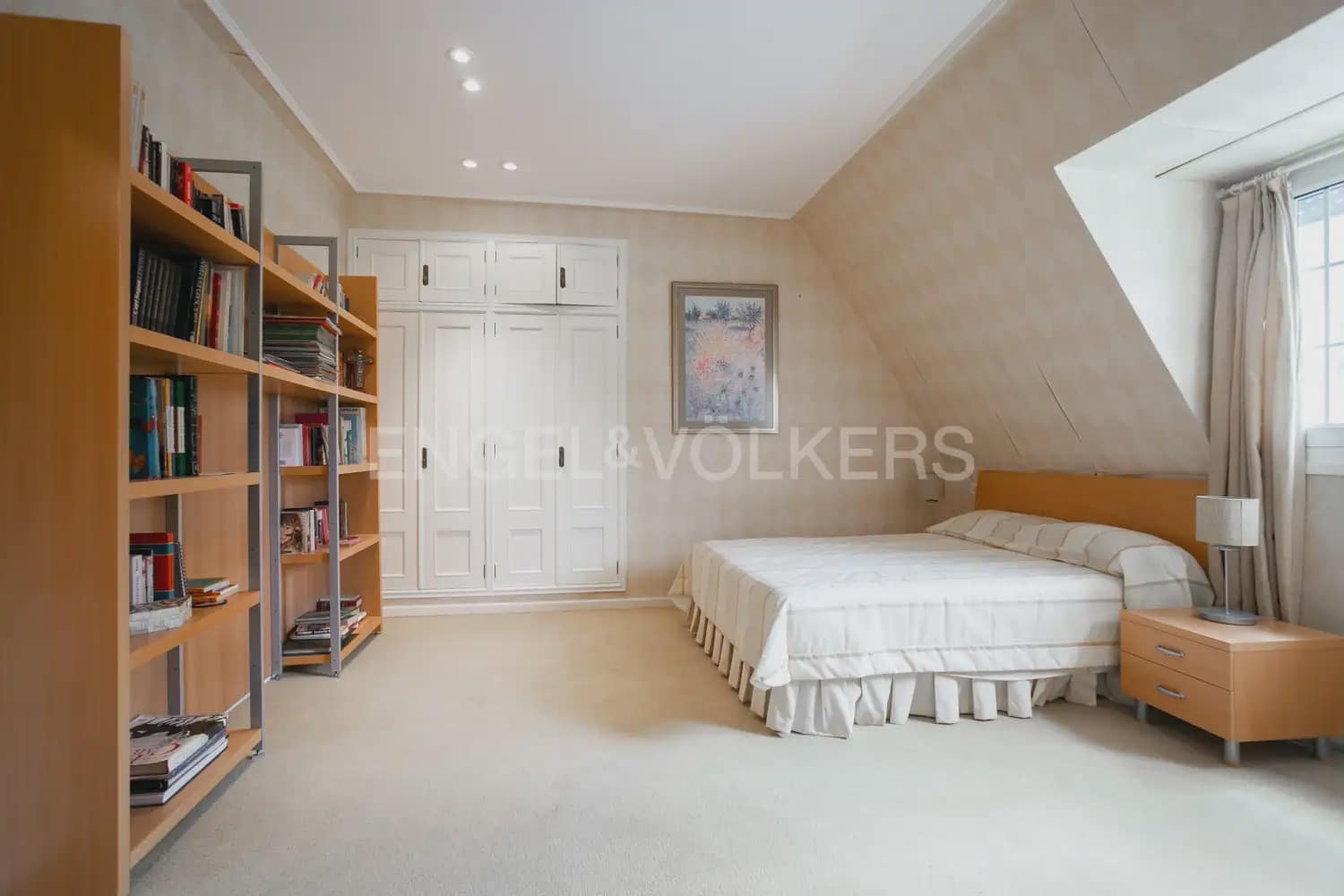12 bedroom Villa for sale in La Pobla de Vallbona with pool garage - € 1,735,000 (Ref: 8235052)