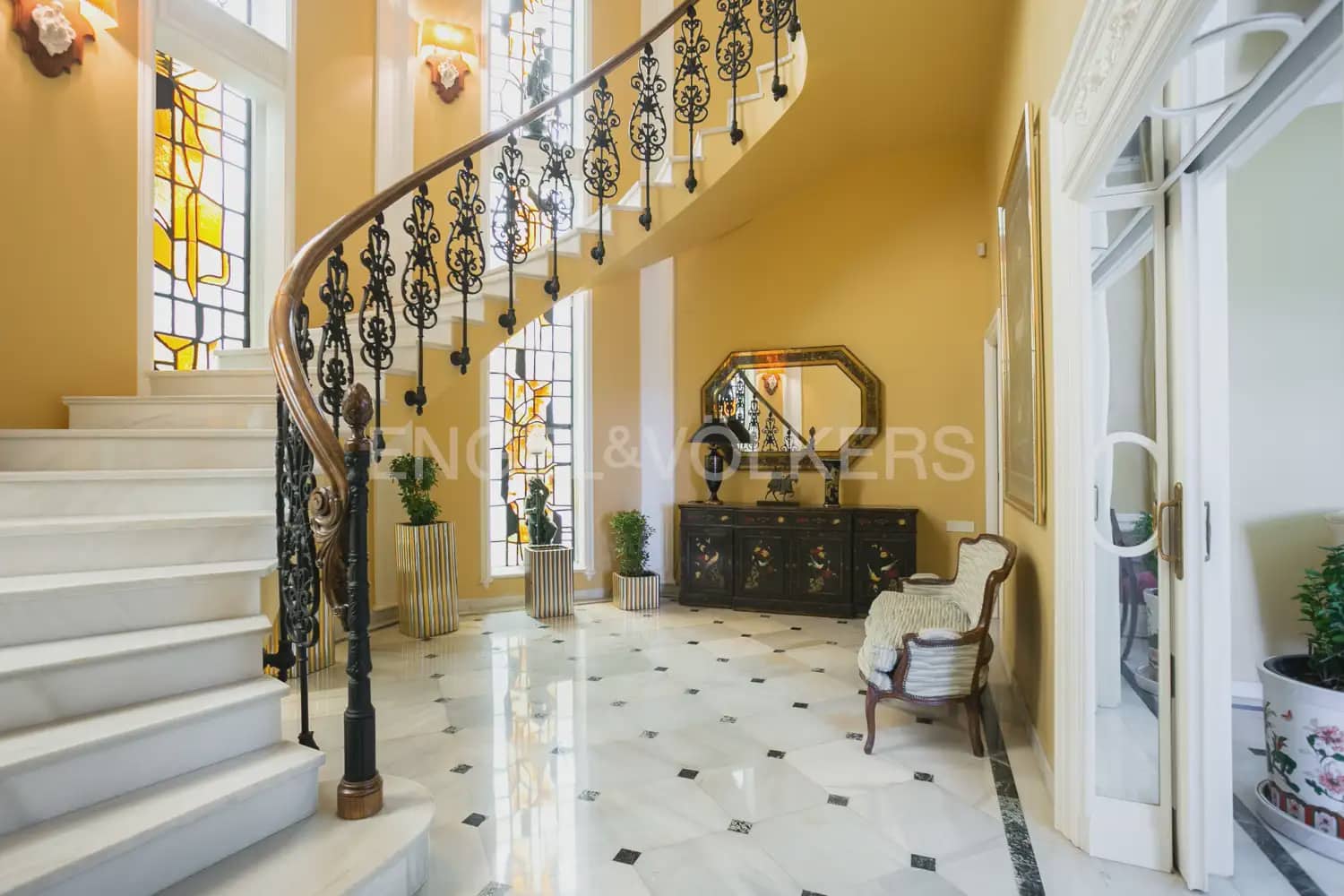 12 bedroom Villa for sale in La Pobla de Vallbona with pool garage - € 1,735,000 (Ref: 8235052)