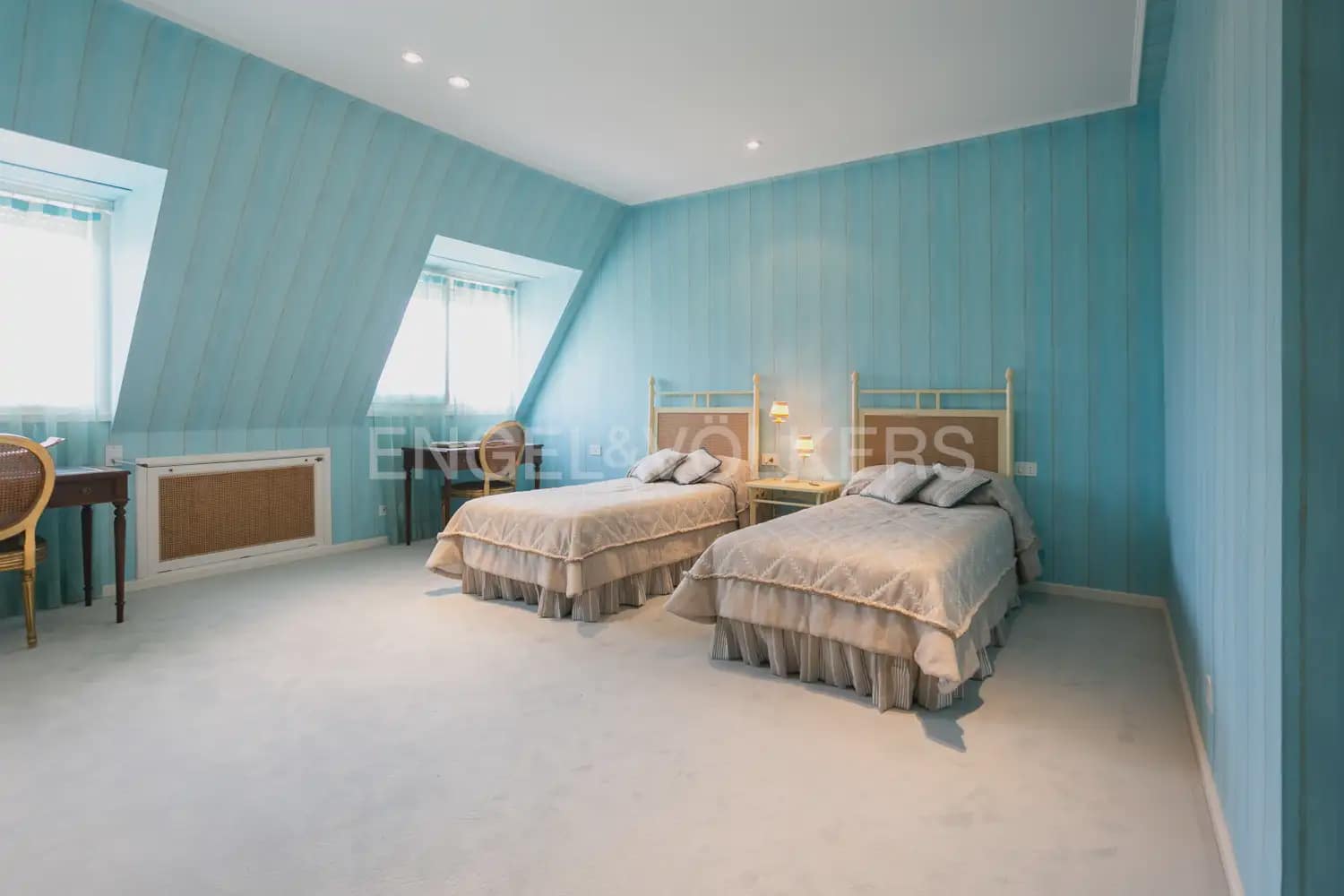 12 bedroom Villa for sale in La Pobla de Vallbona with pool garage - € 1,735,000 (Ref: 8235052)