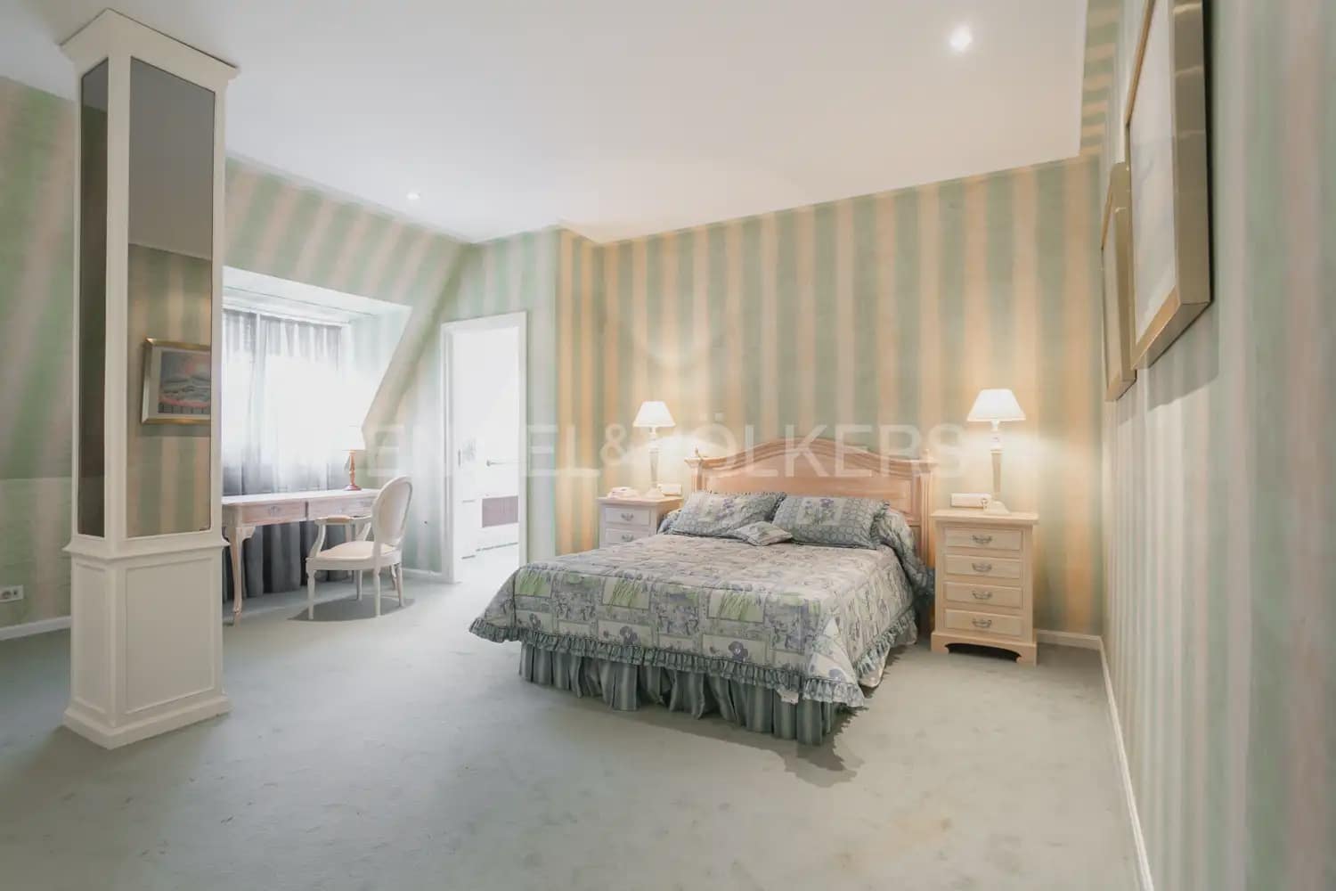 12 bedroom Villa for sale in La Pobla de Vallbona with pool garage - € 1,735,000 (Ref: 8235052)