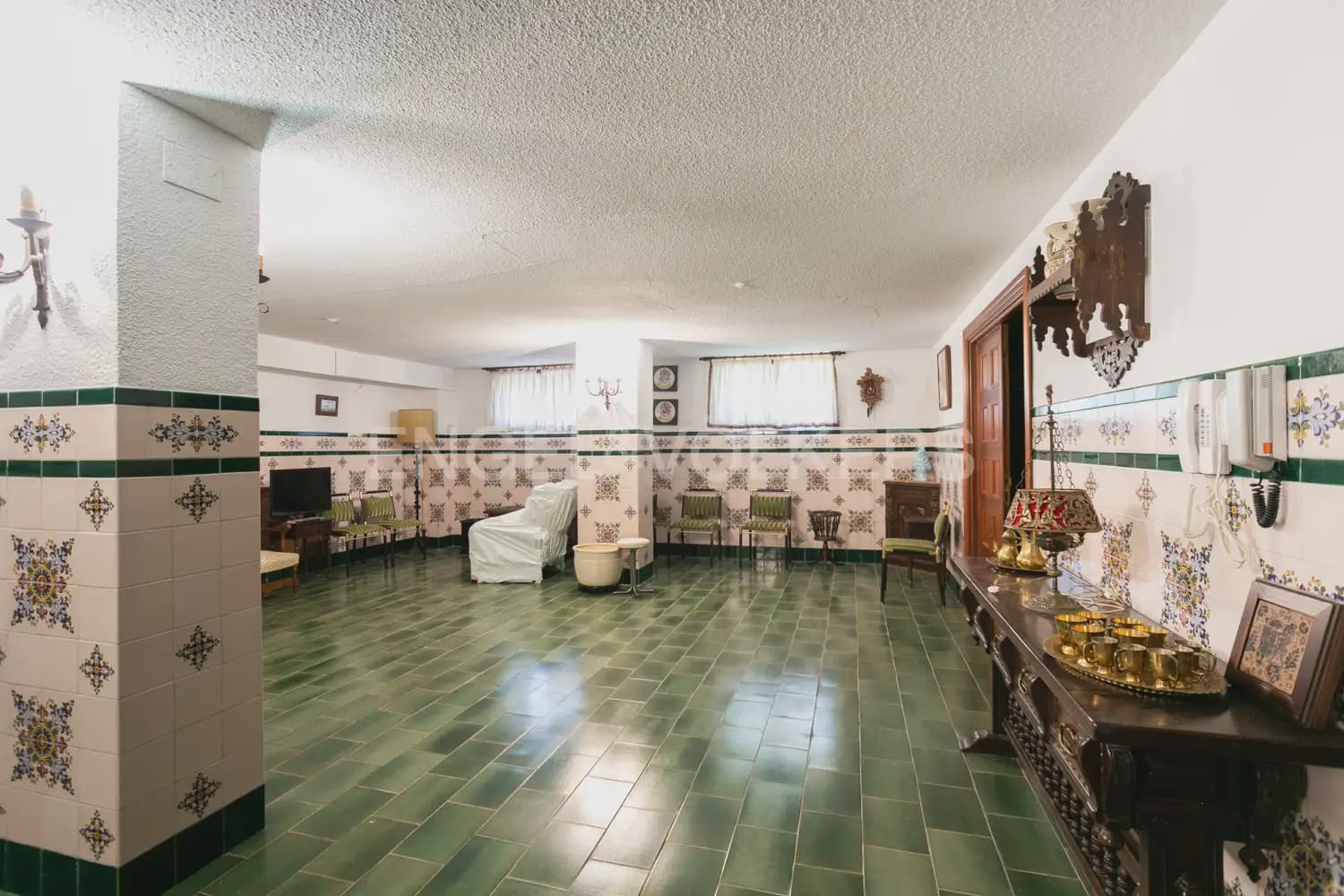 12 bedroom Villa for sale in La Pobla de Vallbona with pool garage - € 1,735,000 (Ref: 8235052)