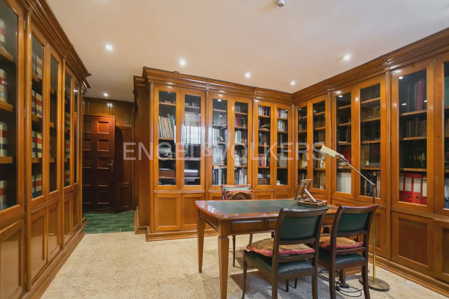 12 bedroom Villa for sale in La Pobla de Vallbona with pool garage - € 1,735,000 (Ref: 8235052)