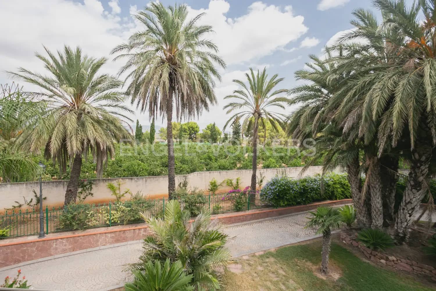 12 bedroom Villa for sale in La Pobla de Vallbona with pool garage - € 1,735,000 (Ref: 8235052)