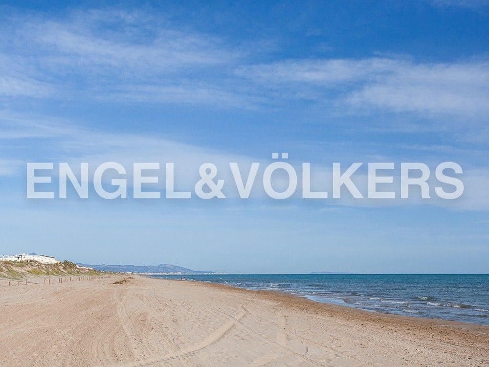 2 bedroom Villa for sale in Oliva with pool garage - € 390,000 (Ref: 8235069)
