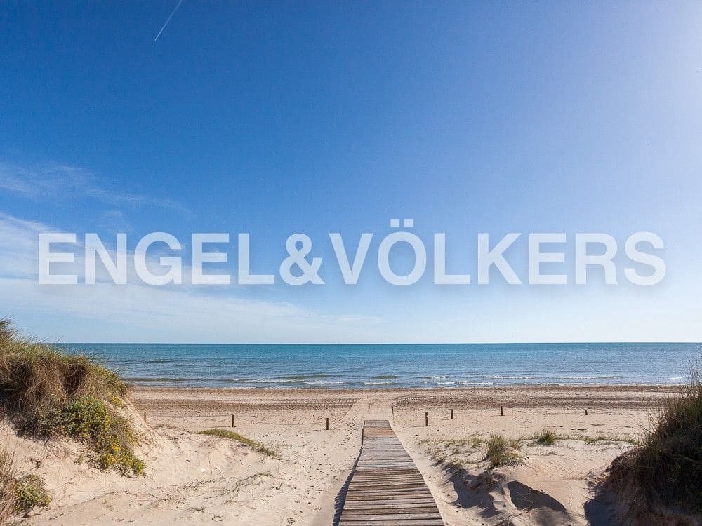 2 bedroom Villa for sale in Oliva with pool garage - € 390,000 (Ref: 8235069)