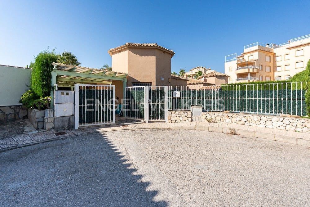 2 bedroom Villa for sale in Oliva with pool garage - € 390,000 (Ref: 8235069)