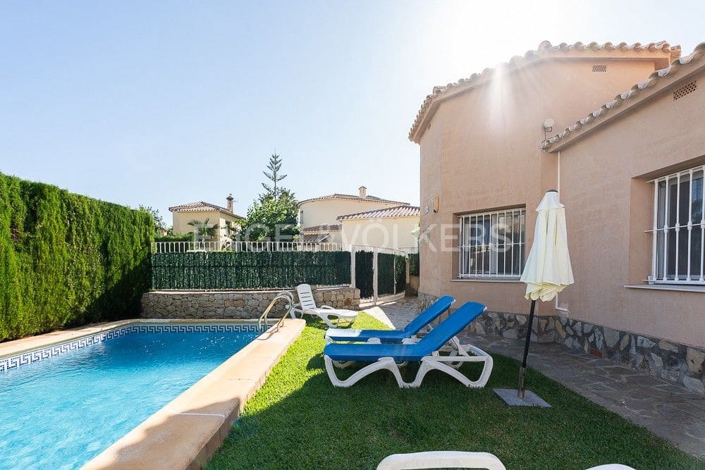 2 bedroom Villa for sale in Oliva with pool garage - € 390,000 (Ref: 8235069)