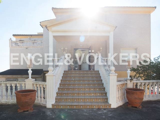 10 bedroom Villa for sale in Onda with pool garage - € 495,000 (Ref: 8235076)