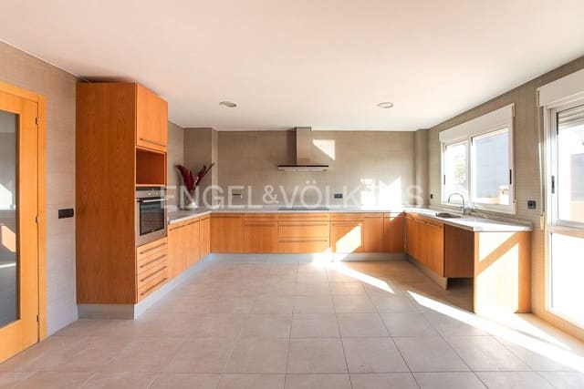 3 soveværelse Semi-Rækkehus til salg i Onda med garage - € 400.000 (Ref: 8235086)