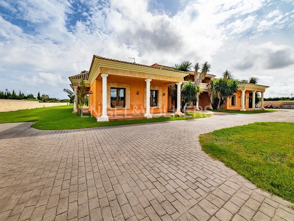 5 camera da letto Villa in vendita in Denia con piscina - 1.895.000 € (Rif: 8235091)