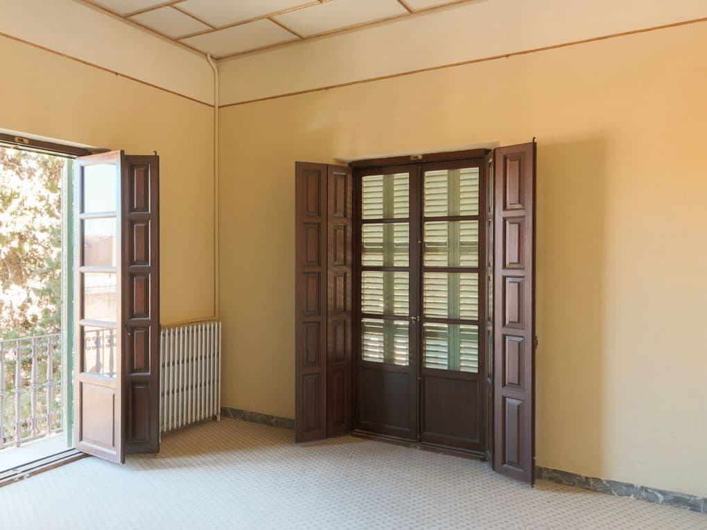 13 bedroom Villa for sale in Requena with pool garage - € 1,788,000 (Ref: 8235101)