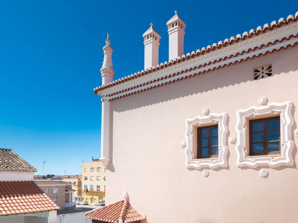 13 bedroom Villa for sale in Requena with pool garage - € 1,788,000 (Ref: 8235101)