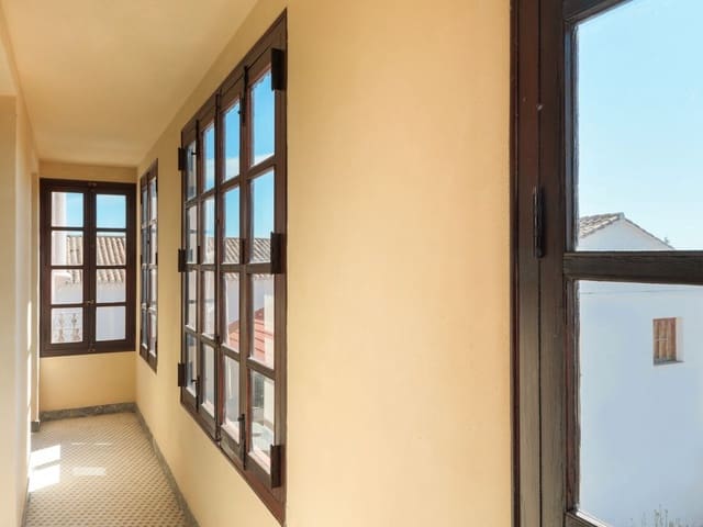 13 bedroom Villa for sale in Requena with pool garage - € 1,788,000 (Ref: 8235101)
