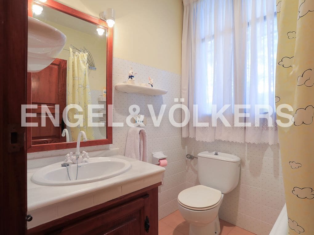 10 bedroom Finca/Country House for sale in Ayora with pool - € 3,900,000 (Ref: 8235132)