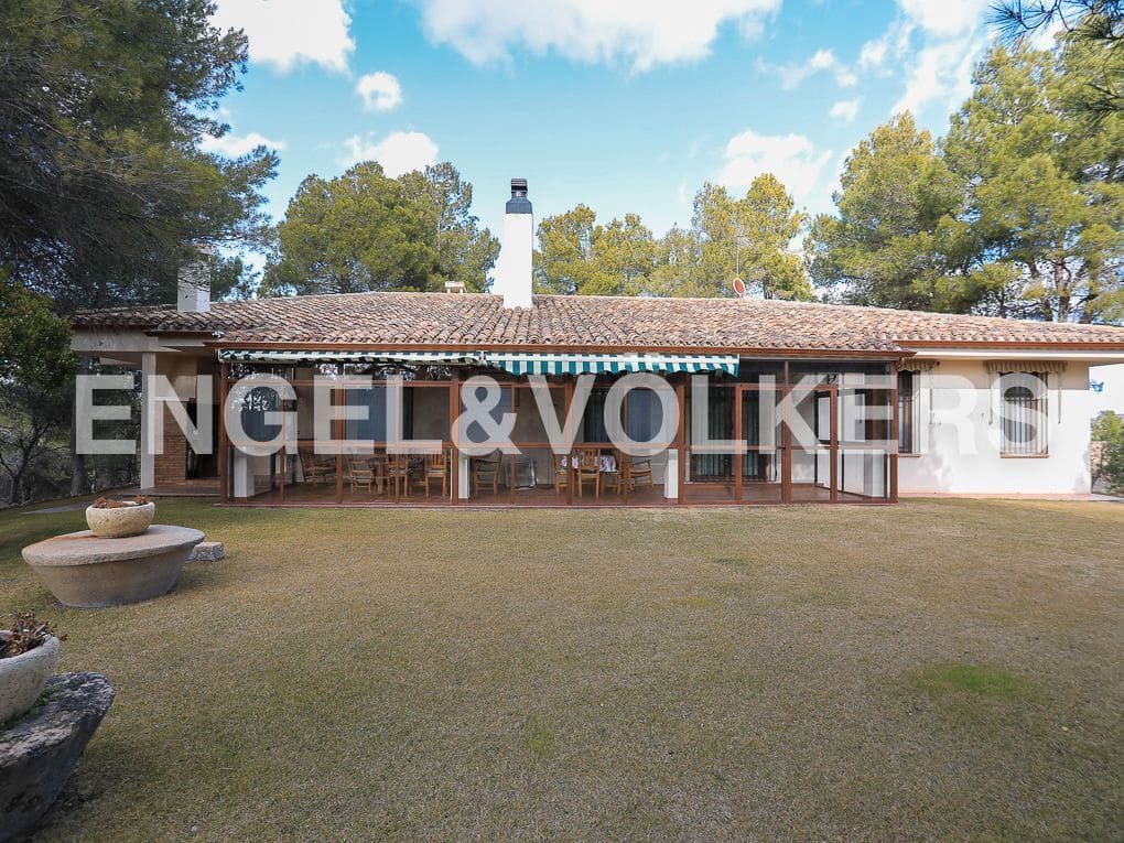 10 bedroom Finca/Country House for sale in Ayora with pool - € 3,900,000 (Ref: 8235132)