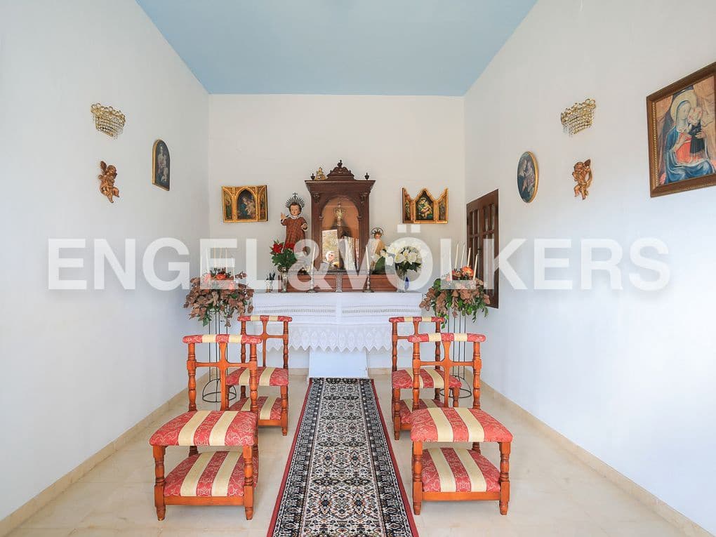 10 bedroom Finca/Country House for sale in Ayora with pool - € 3,900,000 (Ref: 8235132)
