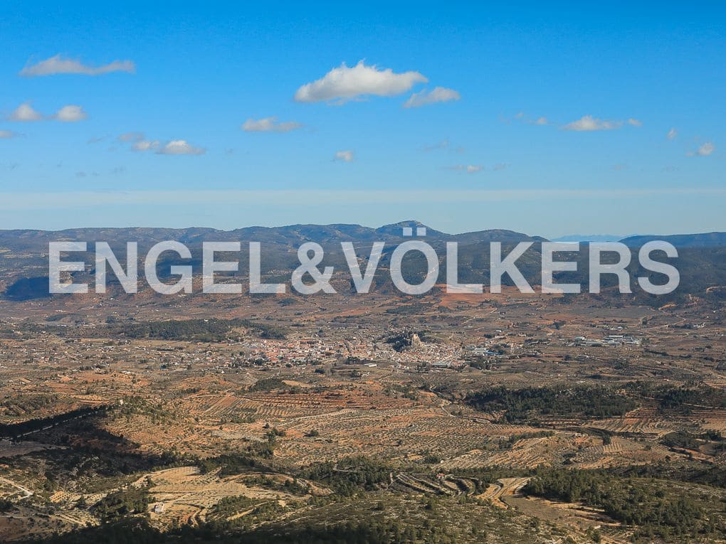 10 bedroom Finca/Country House for sale in Ayora with pool - € 3,900,000 (Ref: 8235132)
