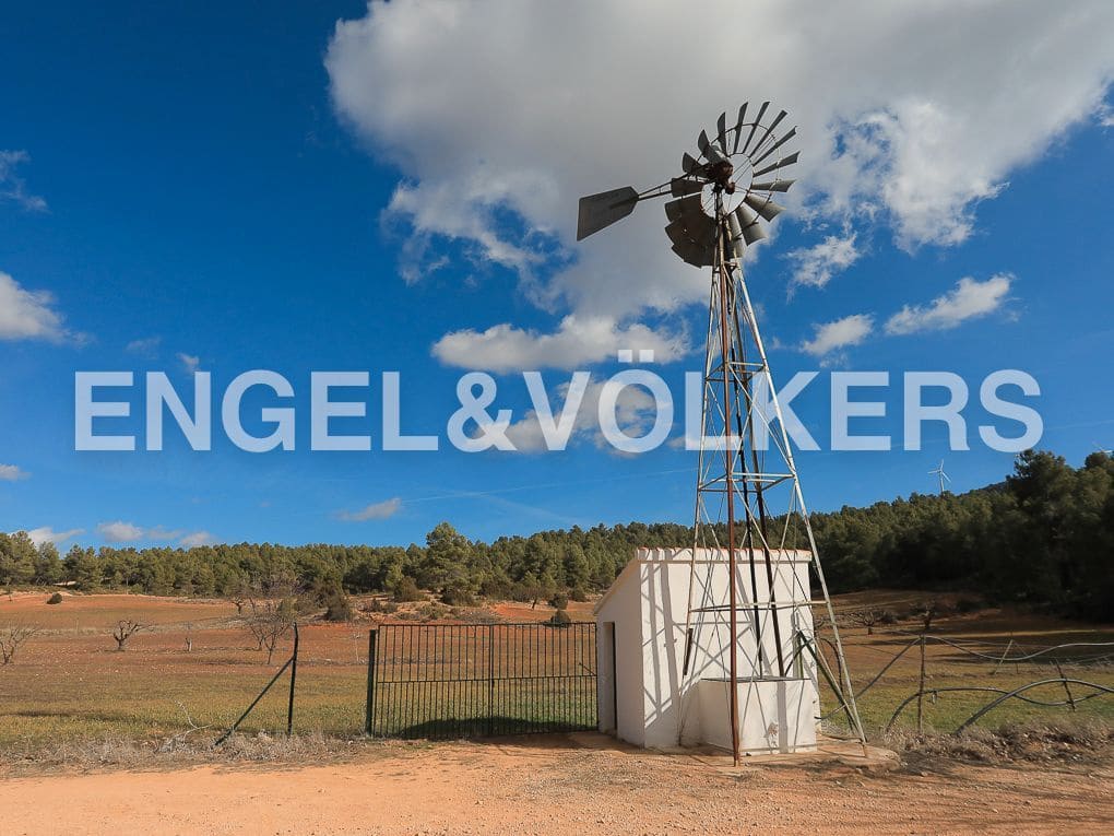 10 bedroom Finca/Country House for sale in Ayora with pool - € 3,900,000 (Ref: 8235132)