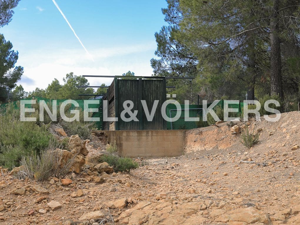 10 bedroom Finca/Country House for sale in Ayora with pool - € 3,900,000 (Ref: 8235132)