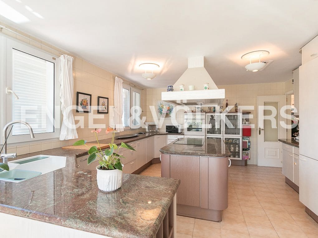 7 quarto Moradia para venda em Gandia com piscina garagem - 1 250 000 € (Ref: 8235151)