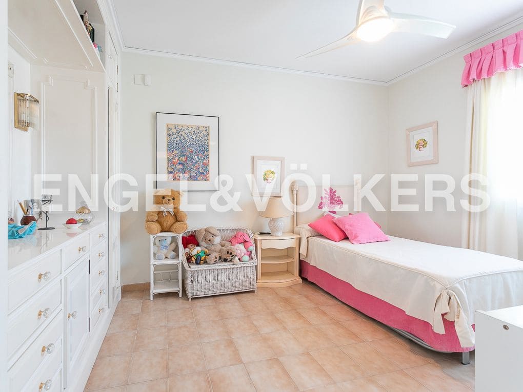 7 quarto Moradia para venda em Gandia com piscina garagem - 1 250 000 € (Ref: 8235151)