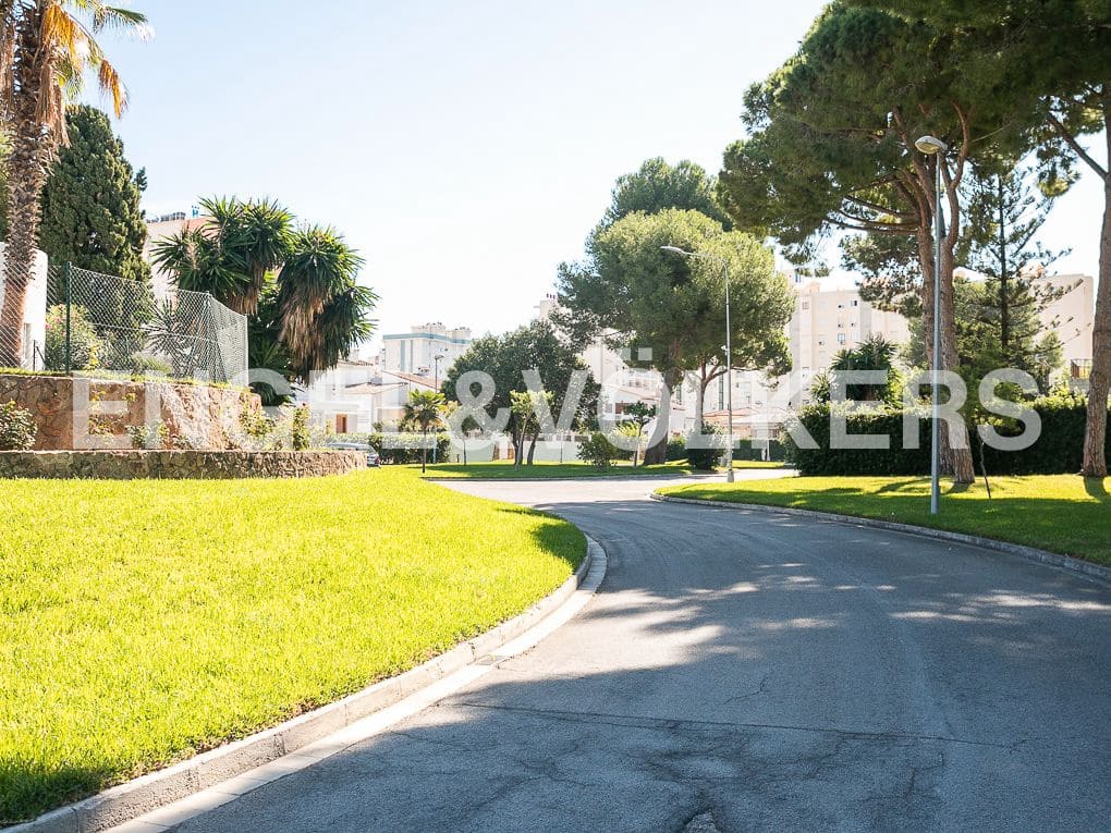 7 quarto Moradia para venda em Gandia com piscina garagem - 1 250 000 € (Ref: 8235151)