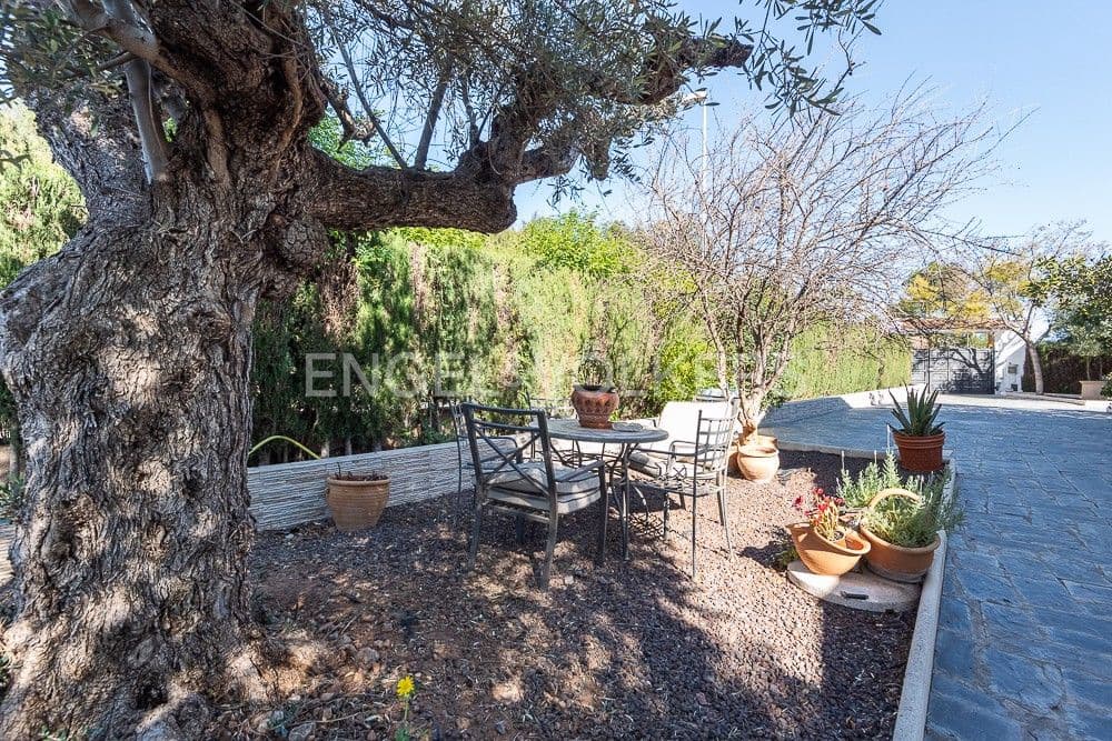 4 bedroom Villa for sale in Onda with pool - € 430,000 (Ref: 8235154)