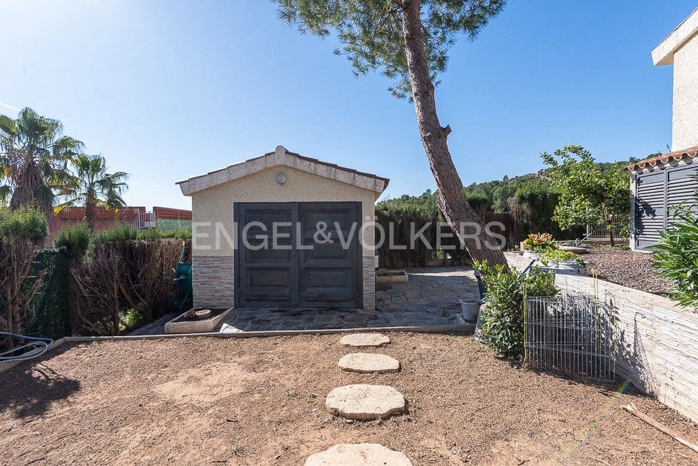 4 bedroom Villa for sale in Onda with pool - € 430,000 (Ref: 8235154)