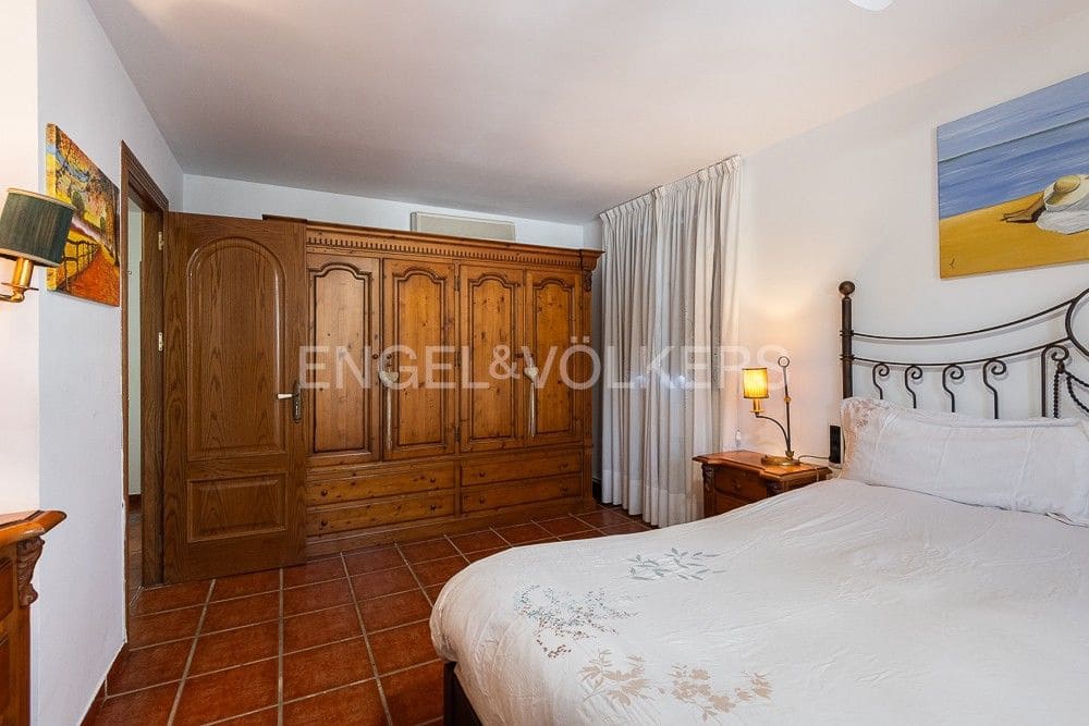 4 bedroom Villa for sale in Onda with pool - € 430,000 (Ref: 8235154)