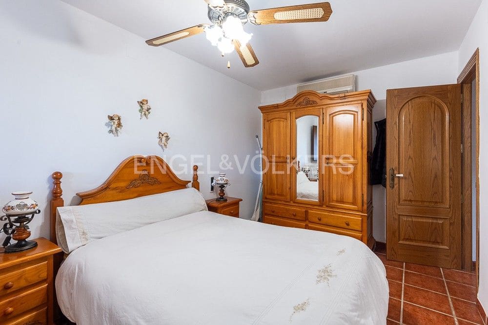 4 bedroom Villa for sale in Onda with pool - € 430,000 (Ref: 8235154)