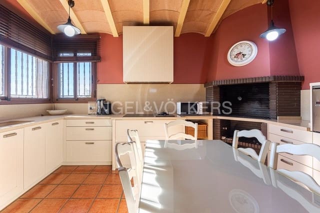 4 soveværelse Villa til salg i Onda med swimmingpool - € 430.000 (Ref: 8235154)