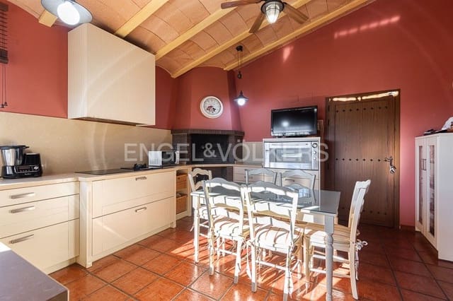 4 bedroom Villa for sale in Onda with pool - € 430,000 (Ref: 8235154)