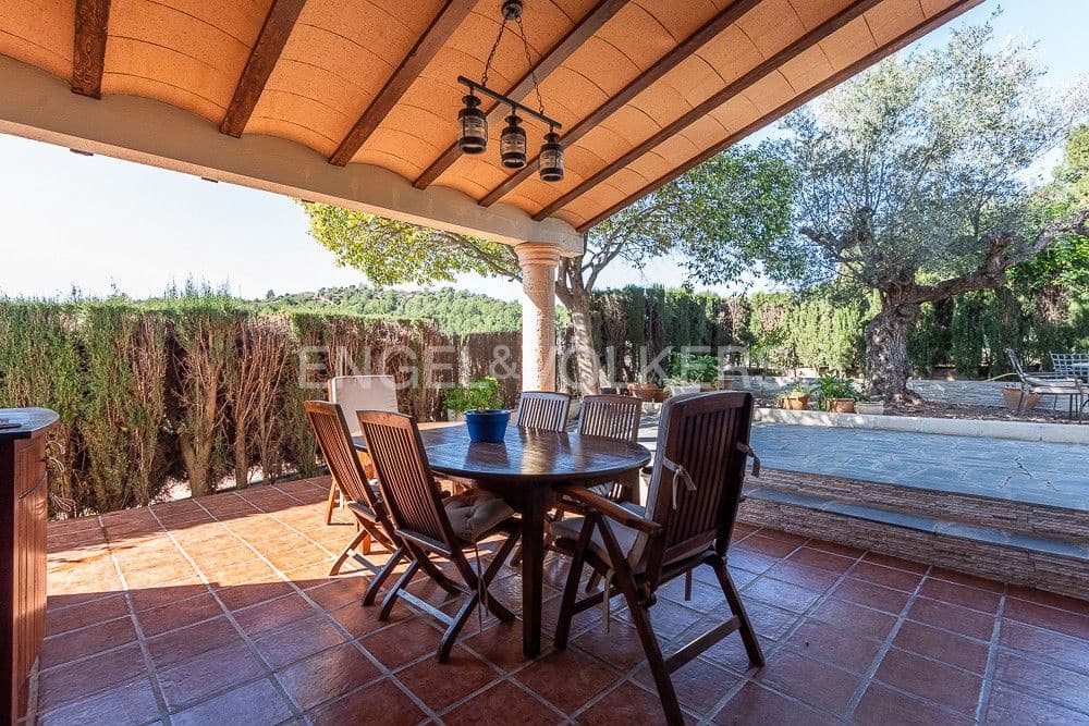 4 bedroom Villa for sale in Onda with pool - € 430,000 (Ref: 8235154)