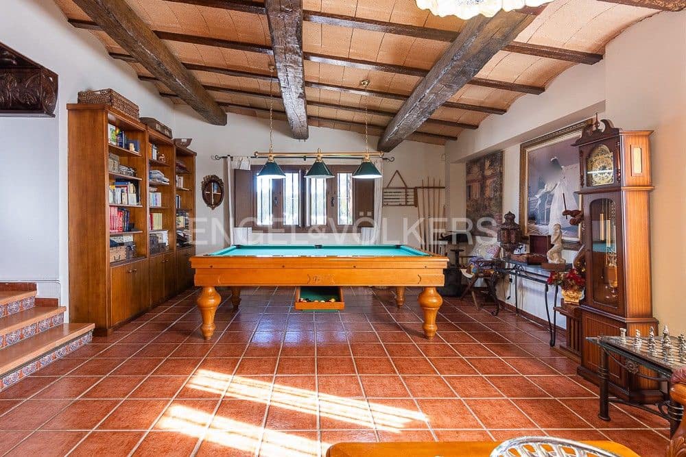 4 bedroom Villa for sale in Onda with pool - € 430,000 (Ref: 8235154)