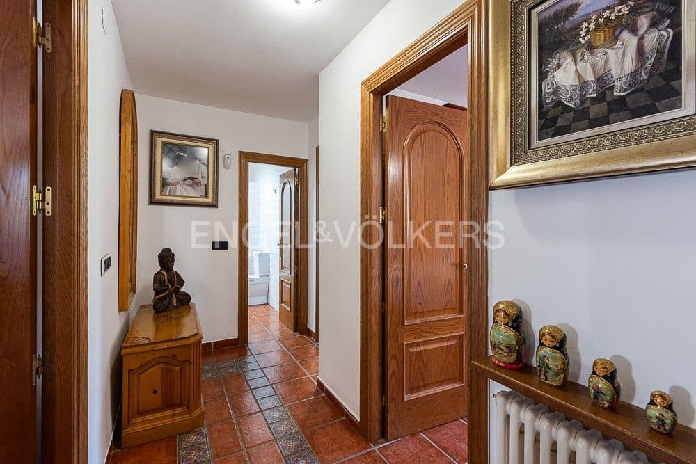 4 bedroom Villa for sale in Onda with pool - € 430,000 (Ref: 8235154)