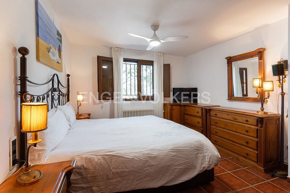 4 bedroom Villa for sale in Onda with pool - € 430,000 (Ref: 8235154)