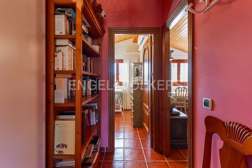 4 bedroom Villa for sale in Onda with pool - € 430,000 (Ref: 8235154)