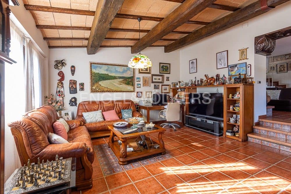 4 bedroom Villa for sale in Onda with pool - € 430,000 (Ref: 8235154)