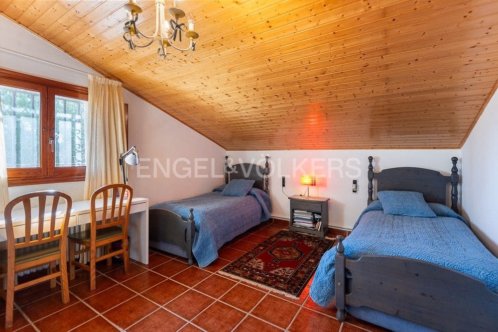 4 bedroom Villa for sale in Onda with pool - € 430,000 (Ref: 8235154)