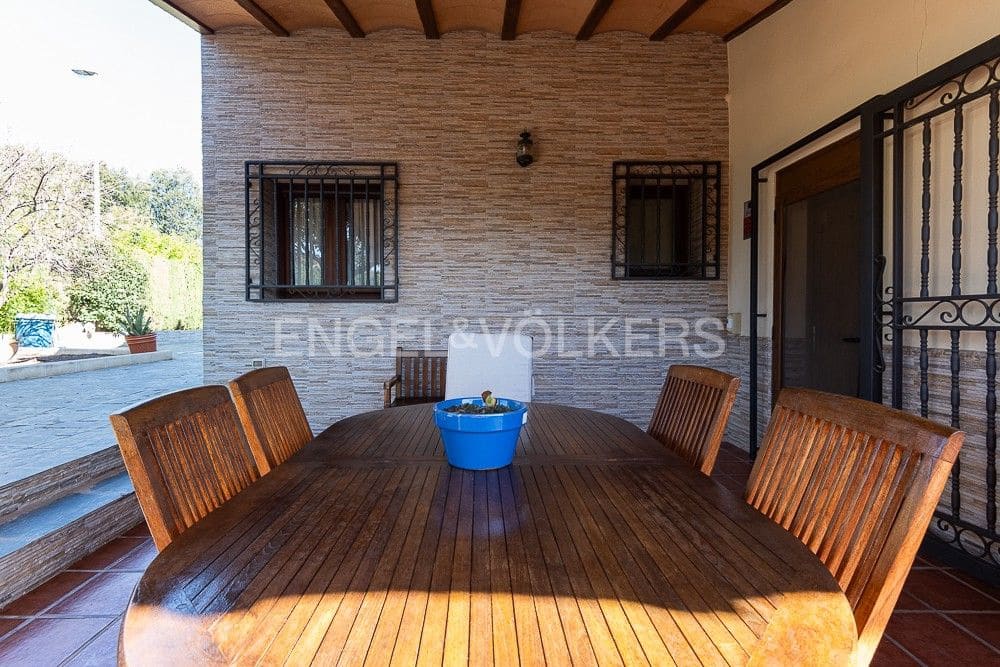4 bedroom Villa for sale in Onda with pool - € 430,000 (Ref: 8235154)