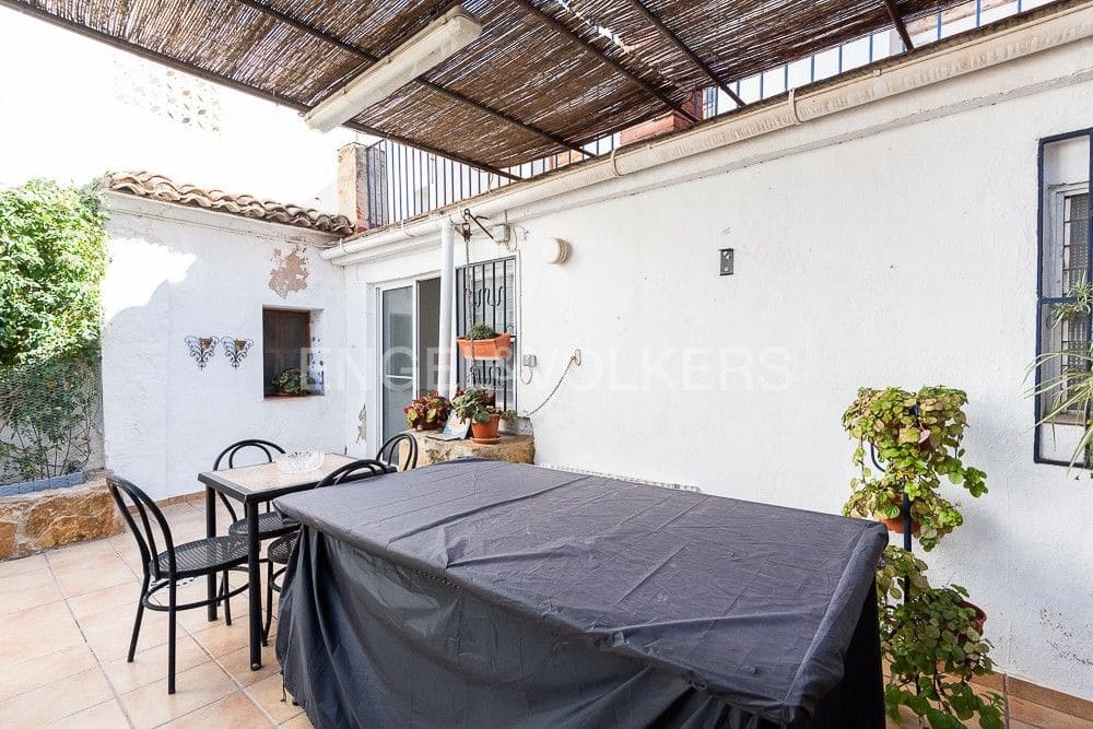 4 bedroom Townhouse for sale in Gilet - € 318,000 (Ref: 8235159)