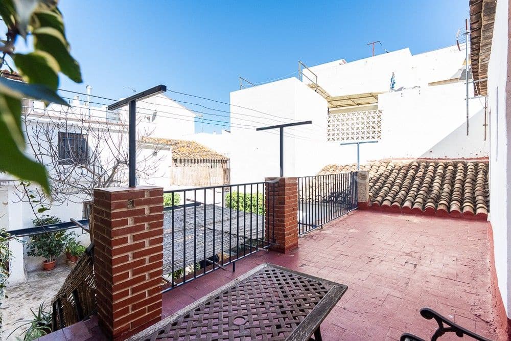 4 bedroom Townhouse for sale in Gilet - € 318,000 (Ref: 8235159)