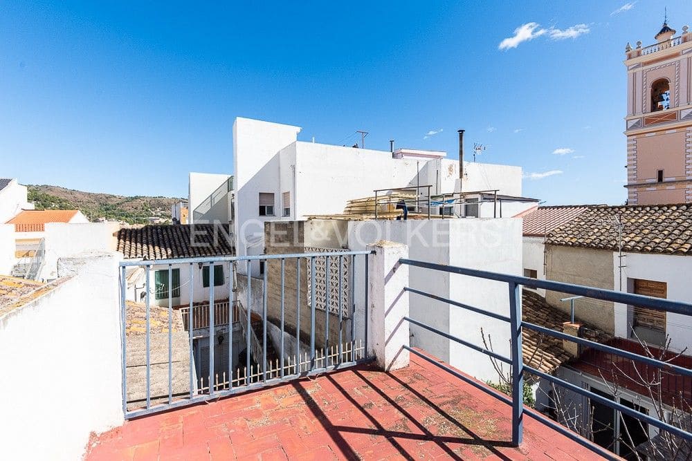 4 bedroom Townhouse for sale in Gilet - € 318,000 (Ref: 8235159)