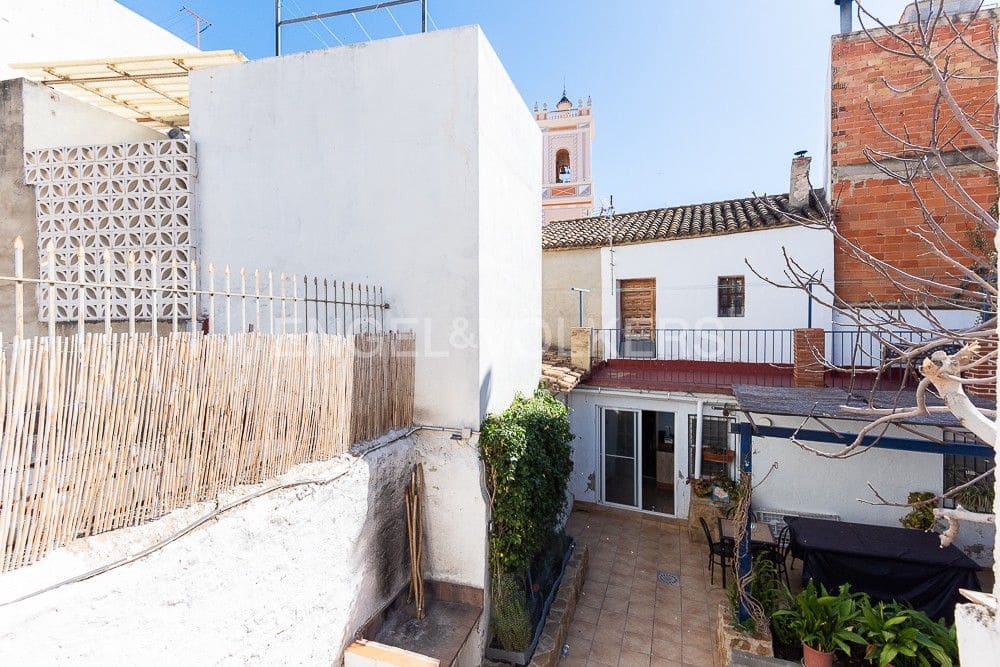 4 bedroom Townhouse for sale in Gilet - € 318,000 (Ref: 8235159)