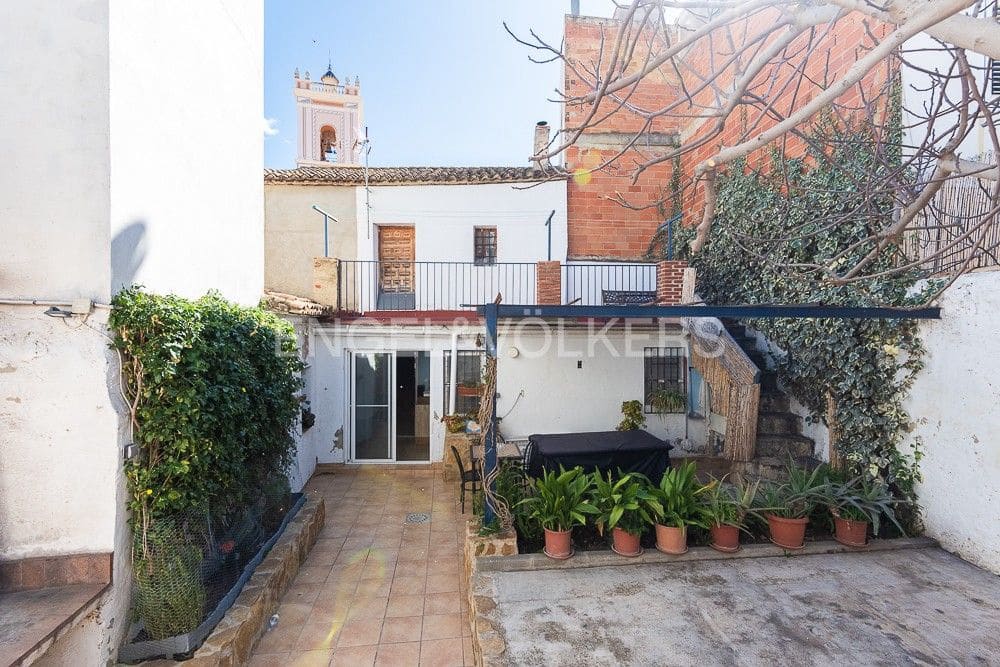 4 bedroom Townhouse for sale in Gilet - € 318,000 (Ref: 8235159)